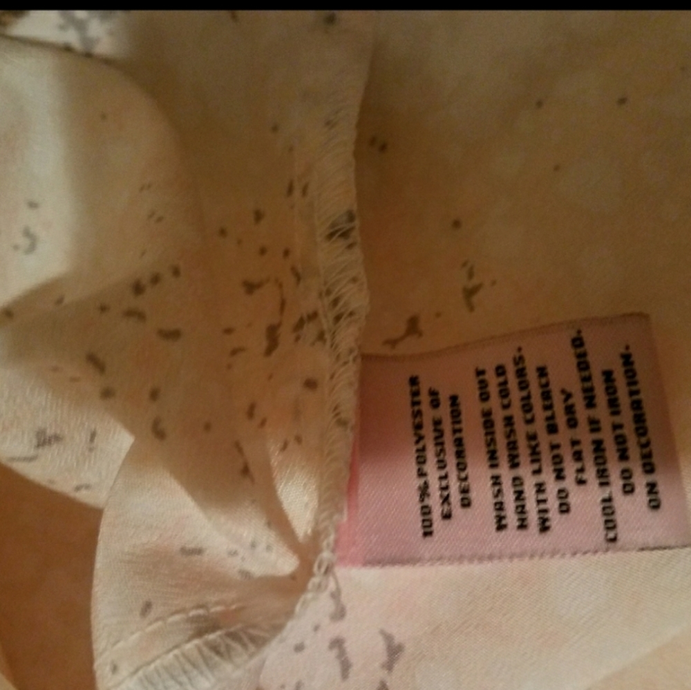 Juicy couture  cold shoulder notch neck top - Picture 3 of 8